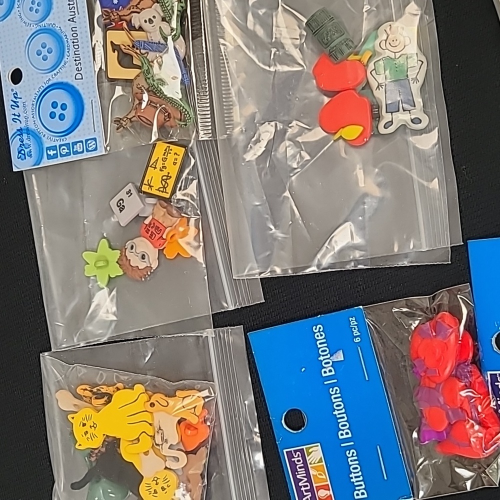 Assorted Craft Button Lot - Picture 4 of 16